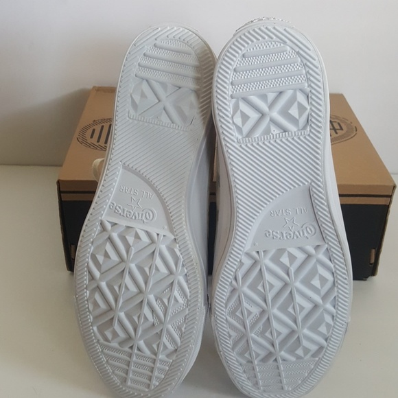 New Converse Chuck Taylor All Star Sneakers - Picture 6 of 8